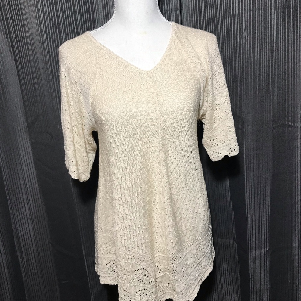 blouse in good condition almost new